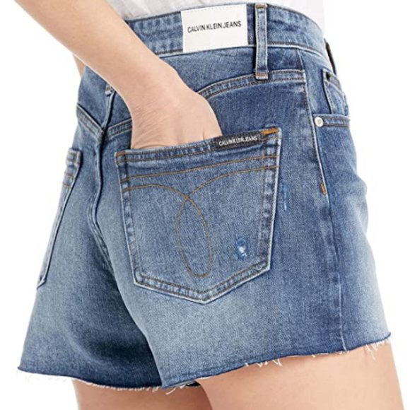 Women's Denim weekend shorts - Picture 2 of 3